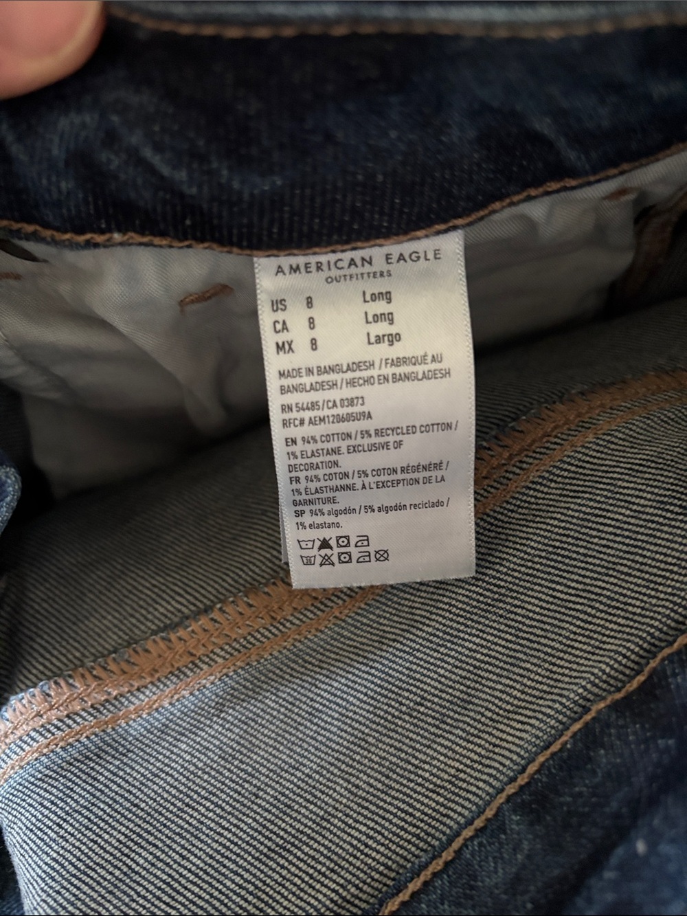 AE curvy mom jean - Picture 3 of 7